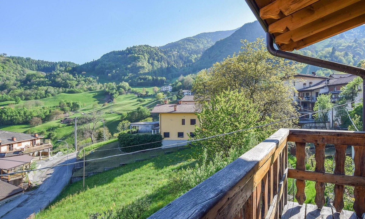 Tavernole sul Mella House | 1 bedroom gorgeous home in Pezzoro