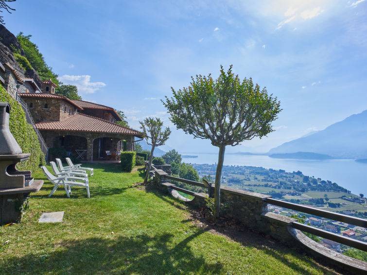 Consiglio di Rumo Apartment | 140 m² Apartment ∙ 4 bedrooms ∙ 8 guests
