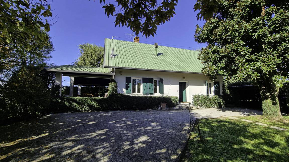 Besana in Brianza Villa | 170 m² Villa ∙ 4 bedrooms ∙ 8 guests