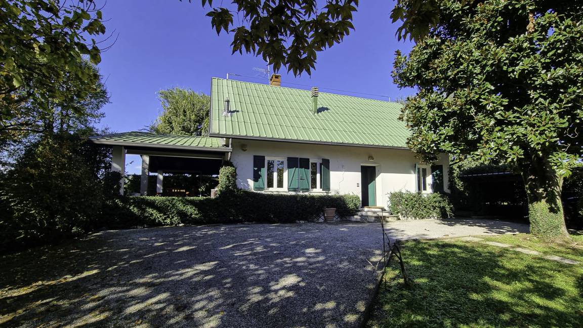 Besana in Brianza Villa | 170 m² Villa ∙ 4 bedrooms ∙ 8 guests