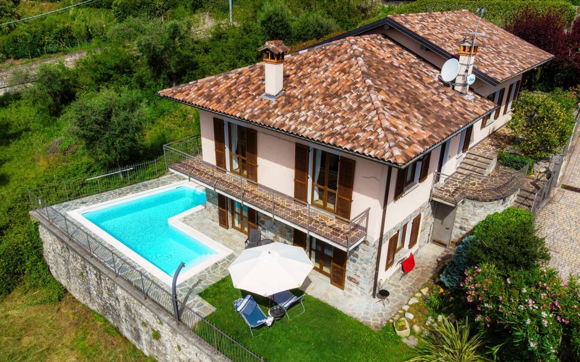 Azzano Villa | 206 m² Villa ∙ 3 bedrooms ∙ 6 guests