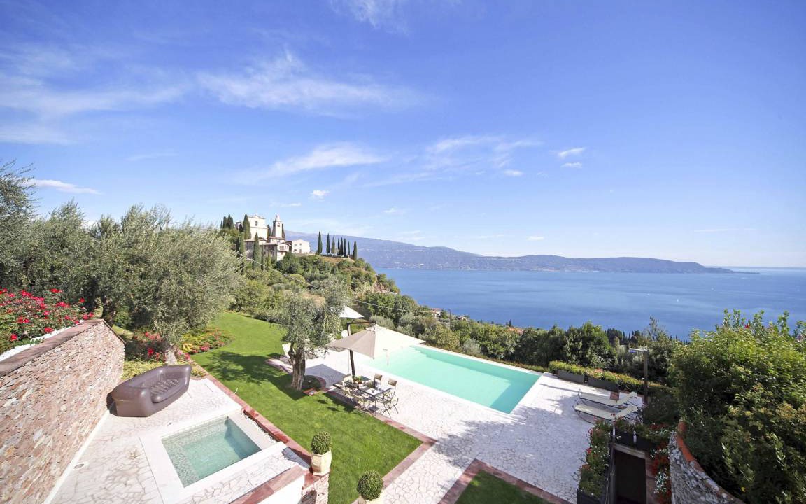 Pulciano Villa | 218 m² Villa ∙ 3 bedrooms ∙ 8 guests