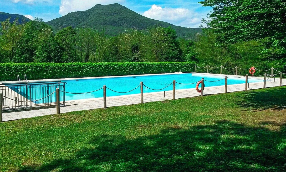 Montegrino Valtravaglia Apartment | 3-room apartment in a neat residence with pool and tennis court