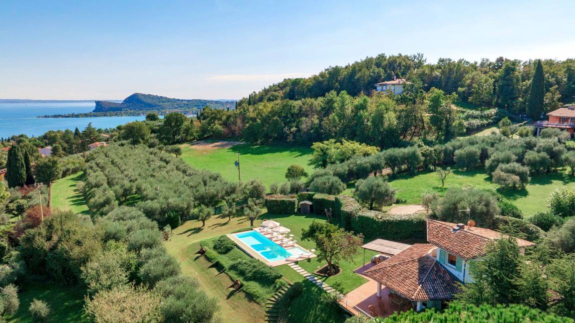 Paradiso Villa | 300 m² Villa ∙ 4 bedrooms ∙ 8 guests