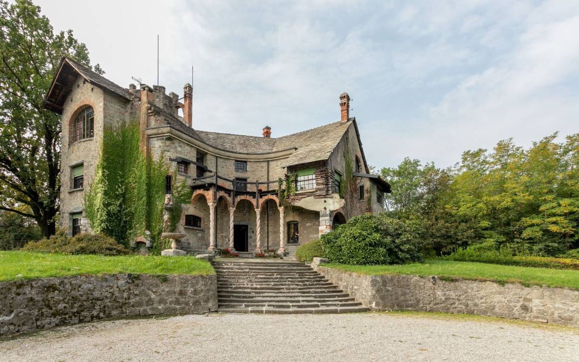 Bosisio Parini Villa | 413 m² Villa ∙ 7 bedrooms ∙ 12 guests