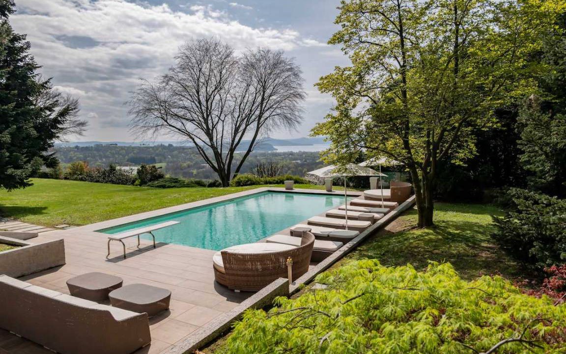 Besozzo Villa | 465 m² Villa ∙ 6 bedrooms ∙ 12 guests