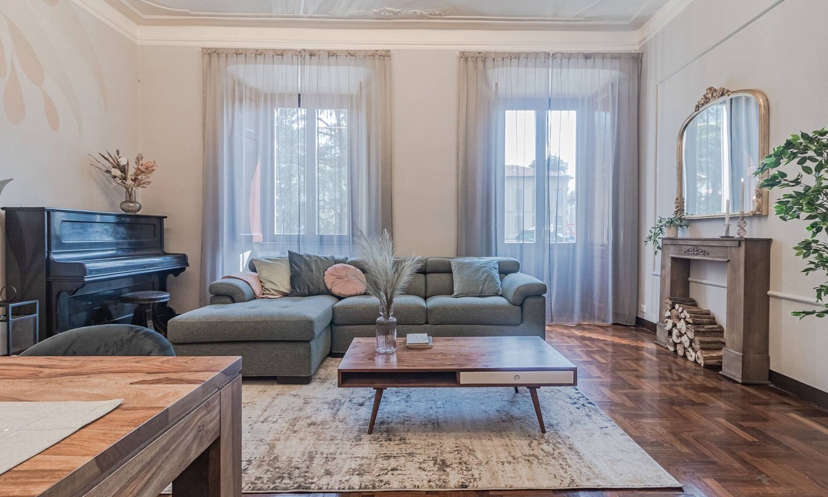 Como Apartment | [5 min Historic Center] Luxury White Lotus Mansion