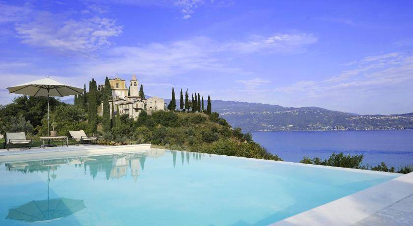 Pulciano Resort | 518 m² Resort ∙ 7 bedrooms ∙ 18 guests