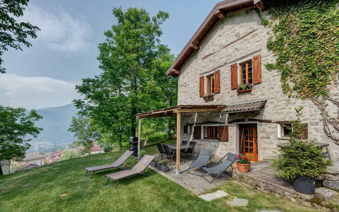 Schignano Ski Chalet | 70 m² Chalet ∙ 2 bedrooms ∙ 4 guests
