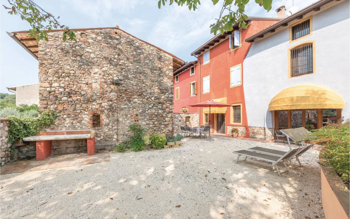 Monzambano House | 80 m² Maisonette ∙ 1 bedroom ∙ 4 guests