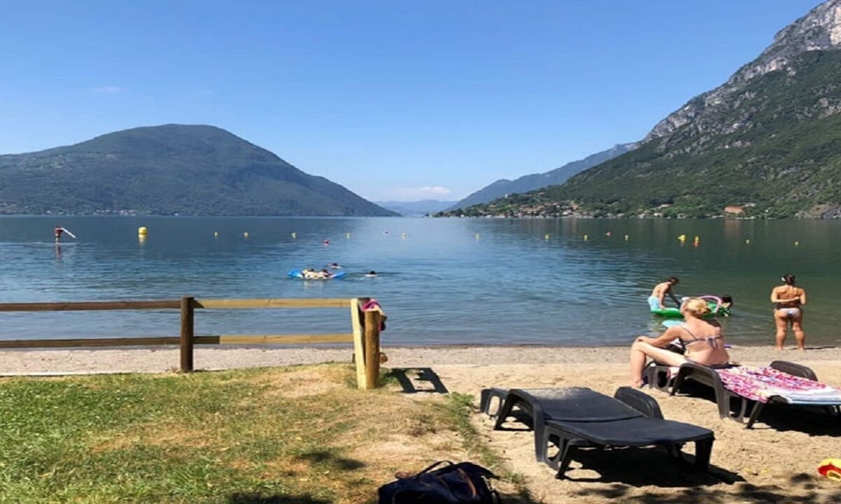 Fiumelatte Villa | A THREE-STORY VILLA OVERLOOKING THE VEZIO CASTLE &LAKE LUGANO,ITALIAN SIDE