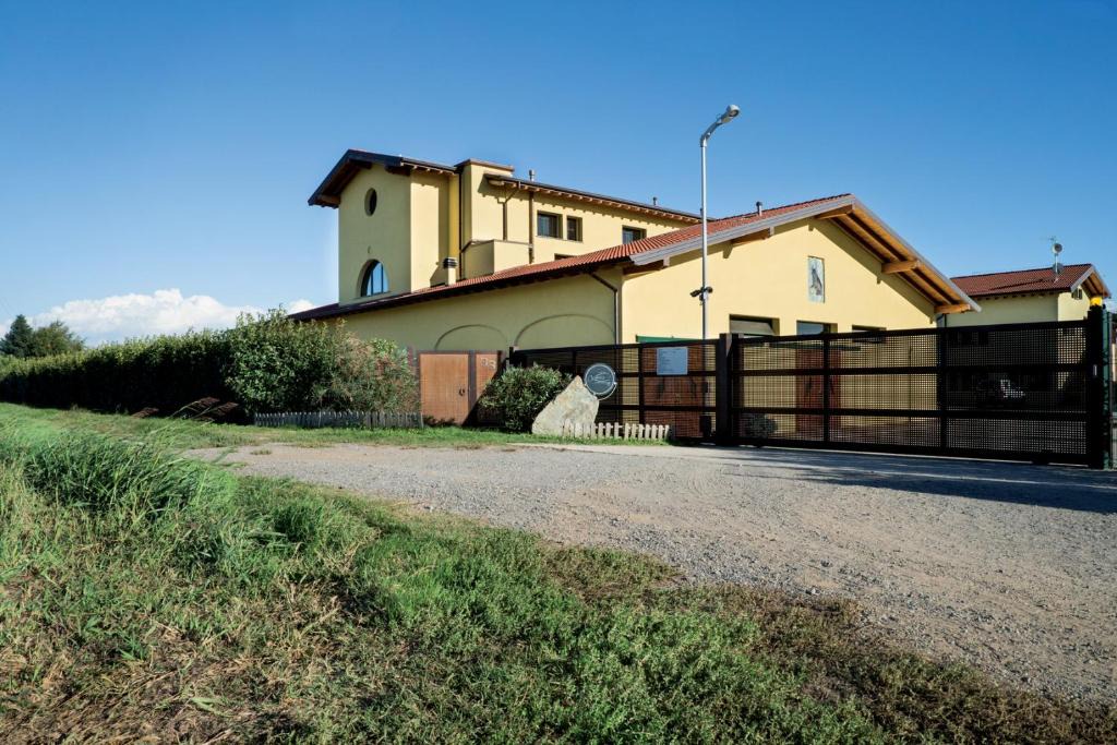 Cambiago House | Agriturismo Camisi qh