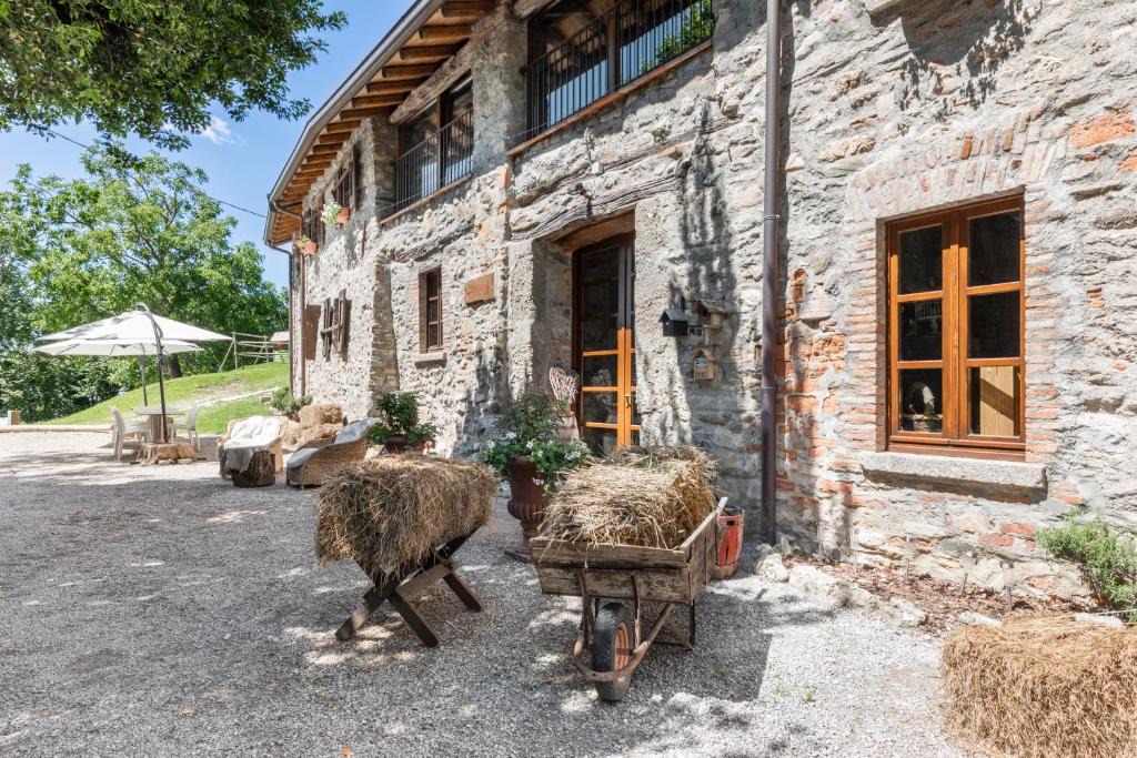 Albese con Cassano House | Agriturismo Cascina Mirandola
