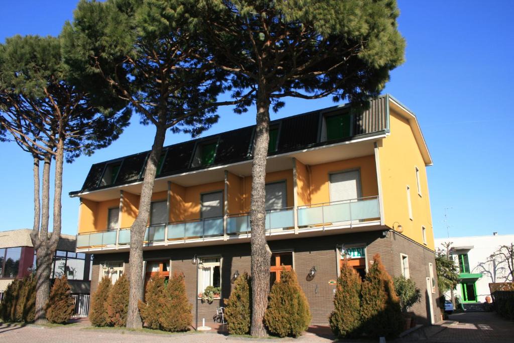 Lentate sul Seveso Hotel | Albergo Nardini