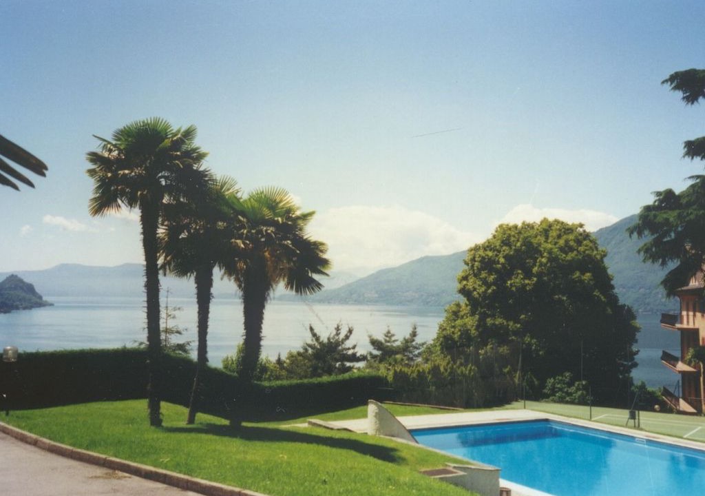 Luogo Ameno Apartment | Amelia 2 apartment in residential complex with pool and lake view