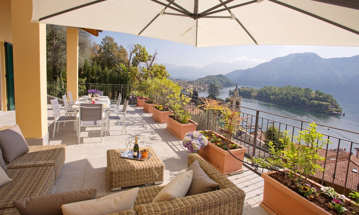 Sala Comacina Apartment | Ample space for to 10 guests, luxury interior with enviable lake views