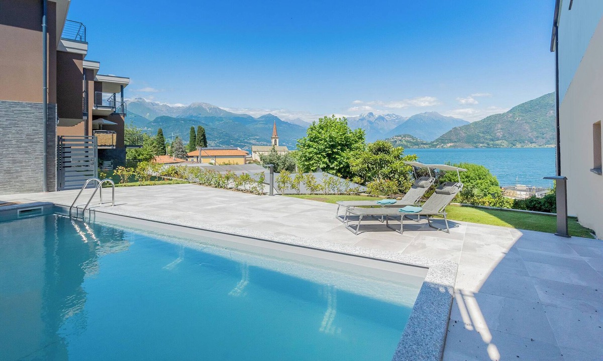 Calozzo Apartment | Anna's Lodge holiday flat with pool on Lake Como