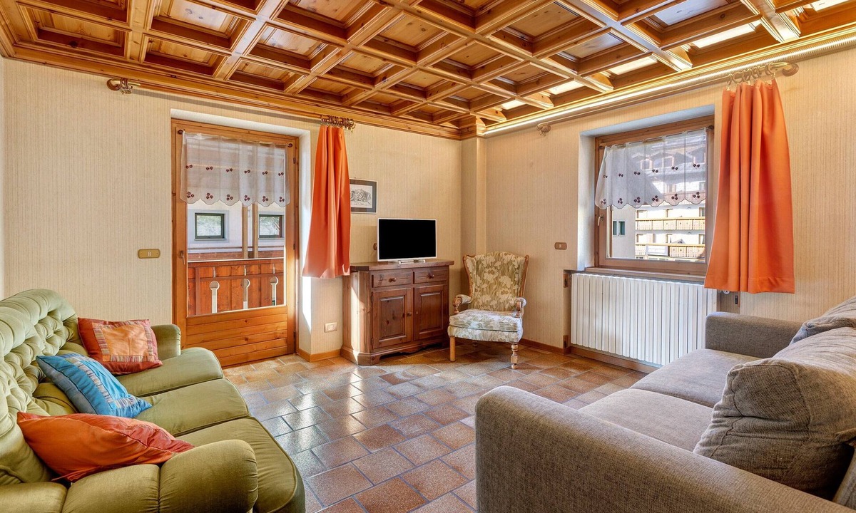 Isolaccia Ski Chalet | Apartment '3' with Mountain View, Shared Garden and Wi-Fi
