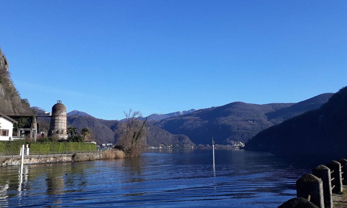 Lavena Ponte Tresa Apartment | Apartment 'Casa Pedrarias' with Lake View, Wi-Fi and Air Conditioning