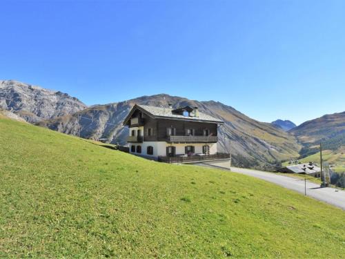 Livigno Apartment | Apartment Casa Crapena-2 by Interhome