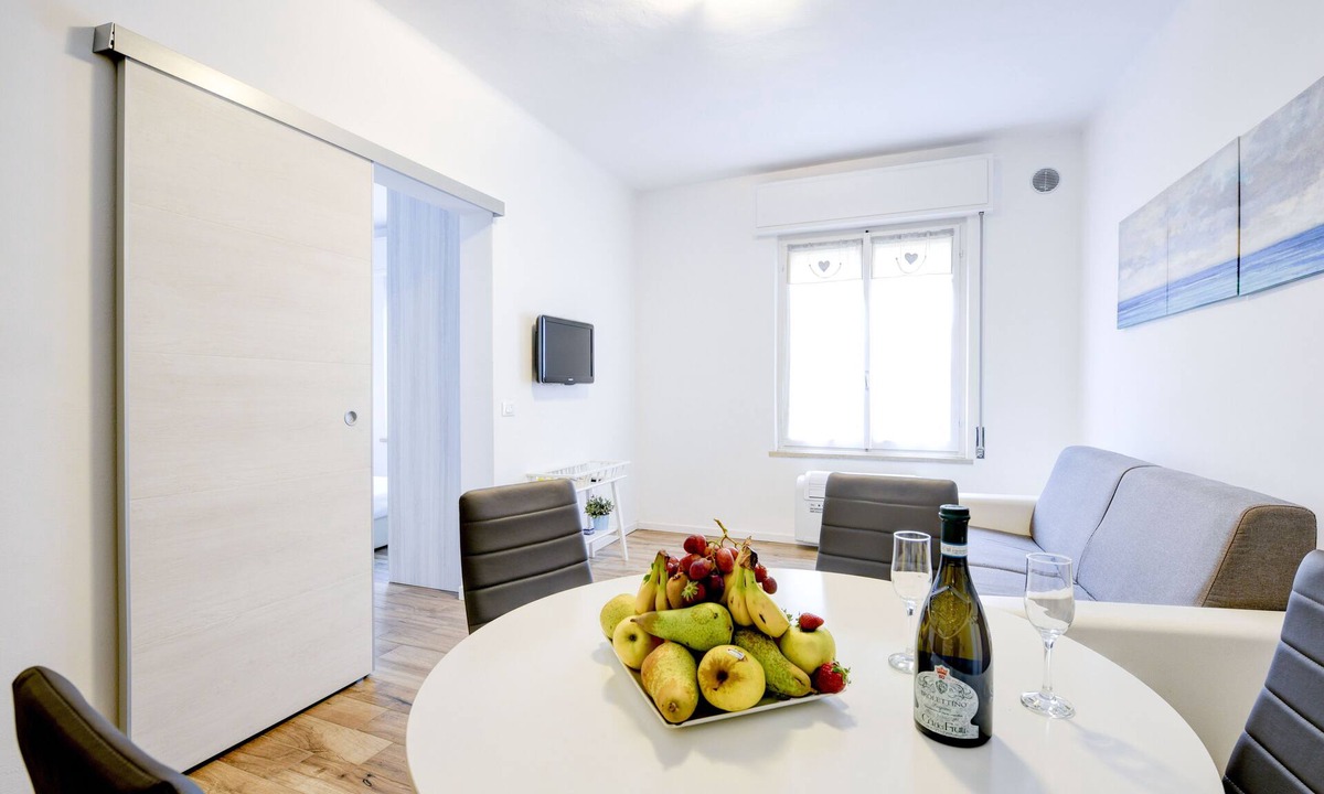 Sirmione Apartment | Apartment Cesare, in the heart of Sirmione, a stone's throw from the thermal baths