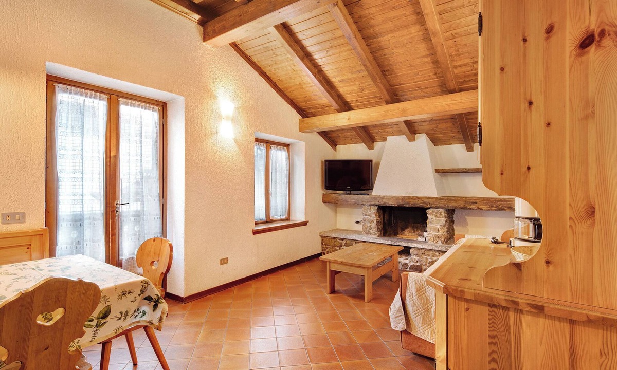 Livigno Apartment | Apartment 'Chalet Meridiana Appartamento 10' with Mountain View