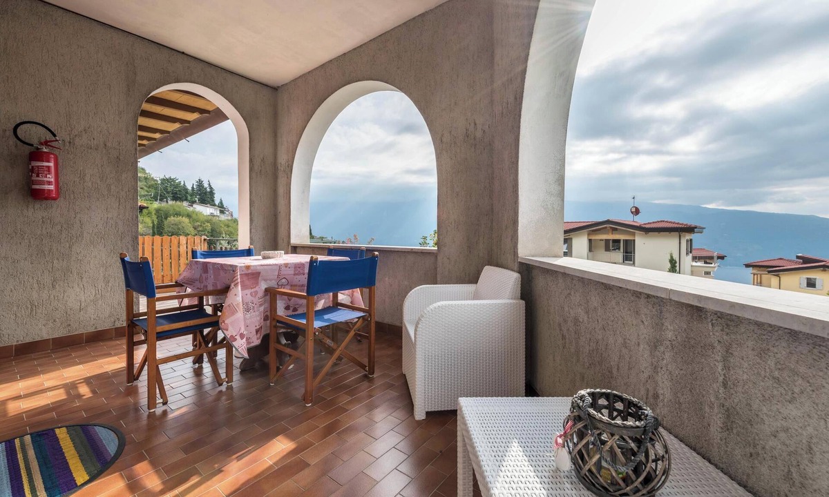 Aer Apartment | Apartment Ciliegio Casa Demonti with Mountain View, Pool, Garden & Wi-Fi