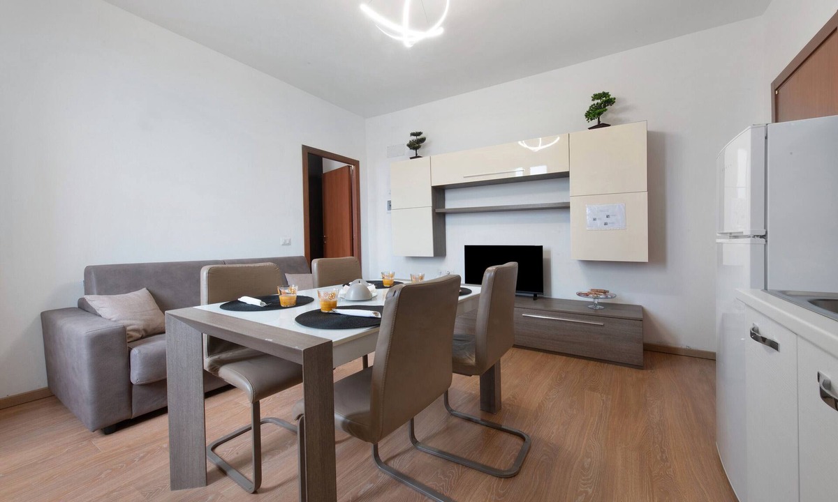 Senna Comasco Apartment | Apartment 'Dream House' with Balcony and Air Conditioning