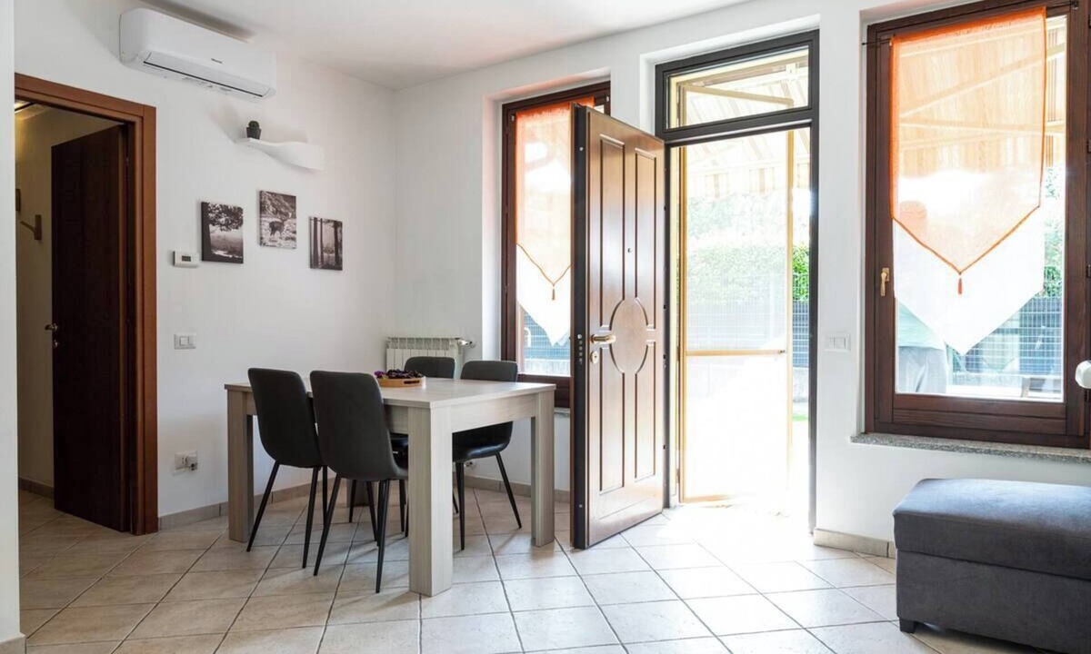 Sumirago Apartment | Apartment Giulia