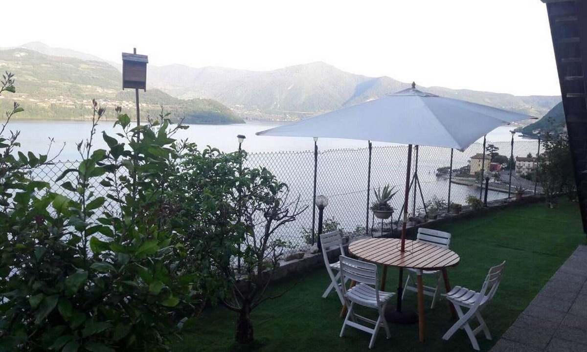 Tavernola Apartment | Apartment on Lake Iseo