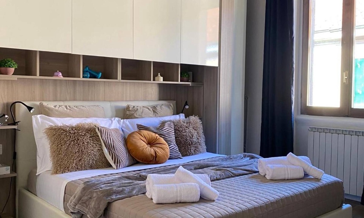 Monza Apartment | Apartment 'La Cùrt Monza' with Balcony, Wi-Fi and Air Conditioning