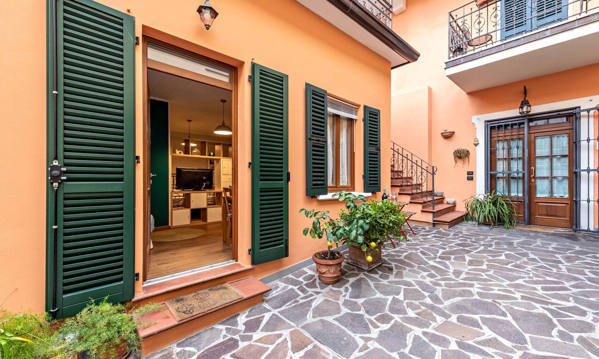 Morgnaga Apartment | Apartment 'Morgnaga Lovely Flat' with Wi-Fi and Air Conditioning