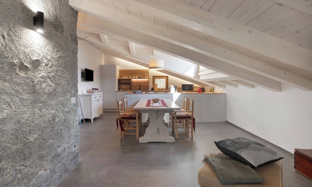 Oga Apartment | Apartment 'Scoiattolo' with Mountain View, Shared Garden and Wi-Fi