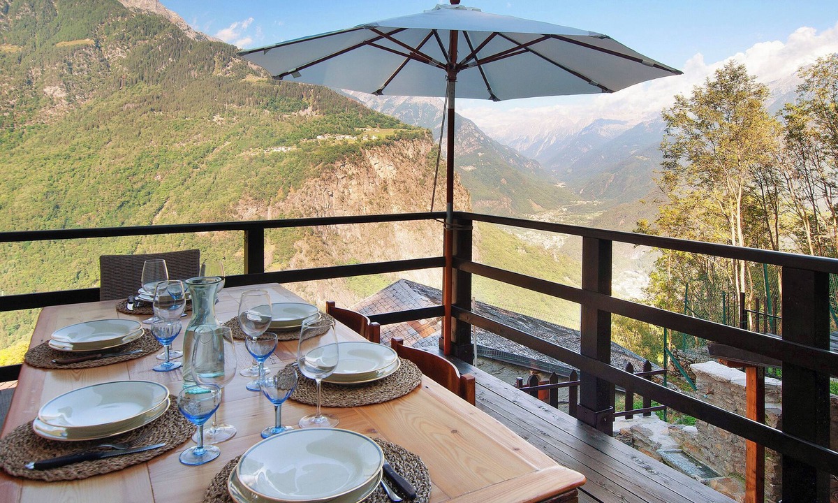 San Giacomo Filippo Apartment | Apartment "Sweet Somma Mountain Lodge 2" with Mountain View, Private Terrace & Wi-Fi
