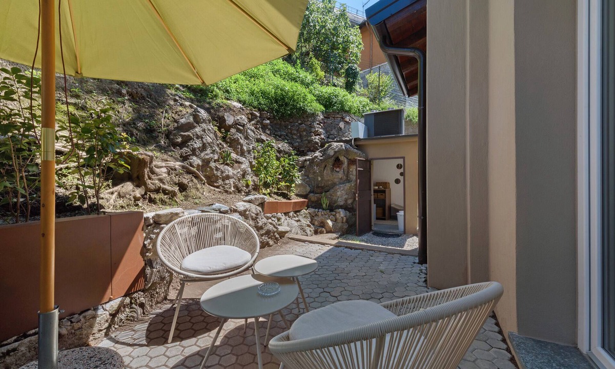 Como Apartment | Apartment 'Teresa Suite In Como' with Private Terrace, Wi-Fi and Air Conditioning