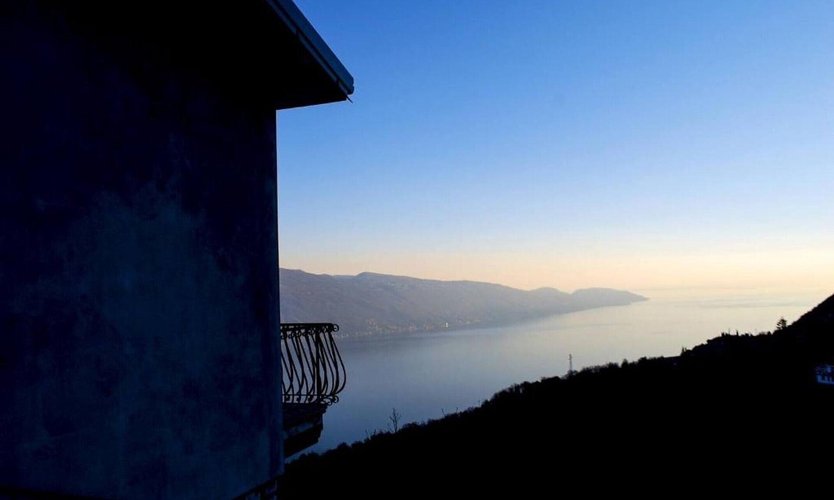 Aer Apartment | Apartment 'Villa Ada' with Lake View, Private Terrace and Wi-Fi