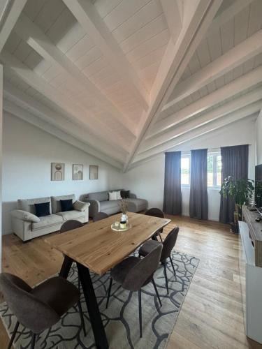 Mozzate Apartment | Apartment with Jacuzzi near Como Milano FREE PARKING