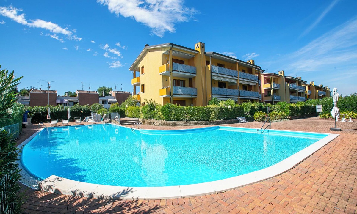 Rivoltella Apartment | Appartamento Vista Lago, Desenzano Del Garda, Italy