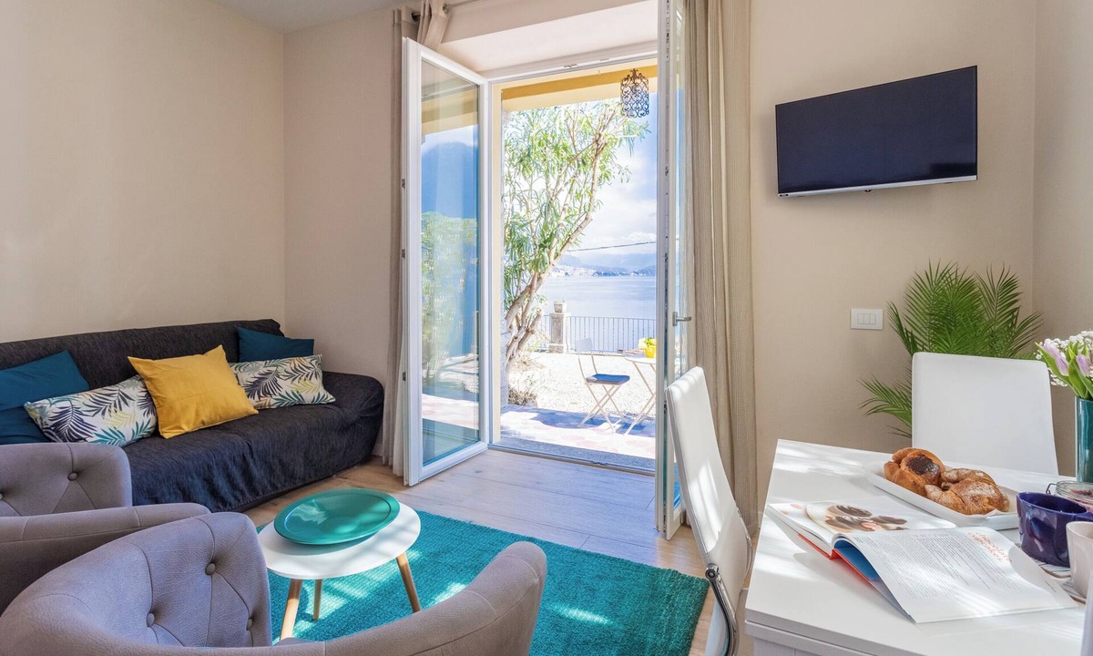Argegno Apartment | Appartamento Luna - Two Bedroom Apartment, Sleeps 4