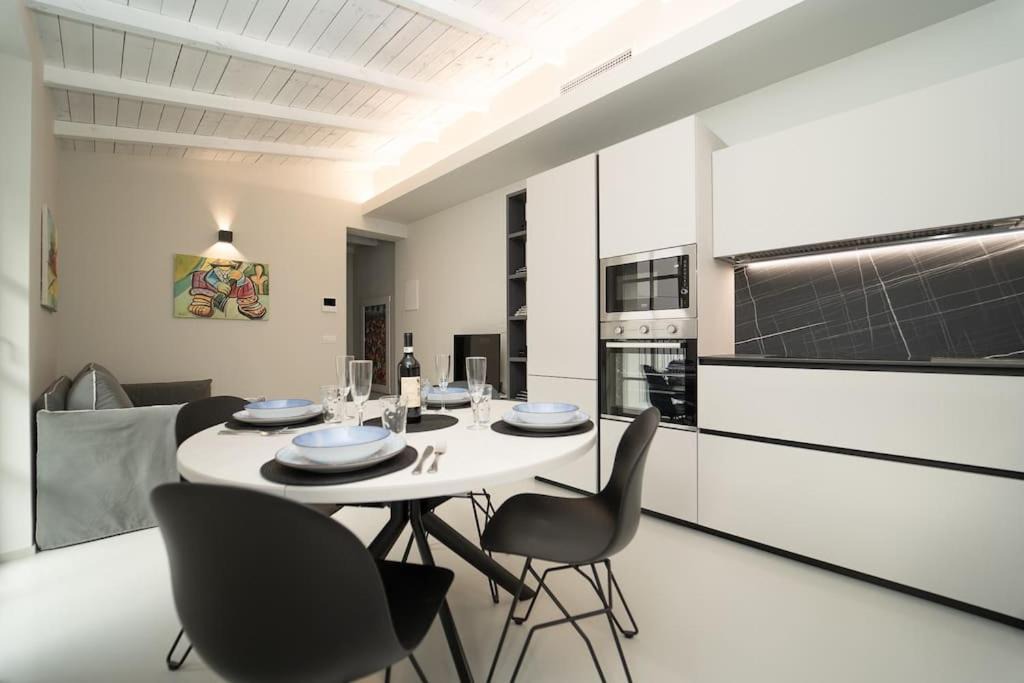 Como City Centre Apartment | Appartamento moderno a 2 minuti dal duomo di Como