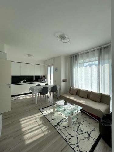 Luino Apartment | Appartamento Rajmonda
