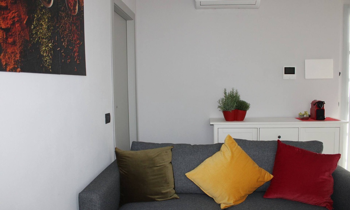 Somma Lombardo Apartment | appartment near Malpensa Airport, double bed and double sofa, bathroom, kitchen