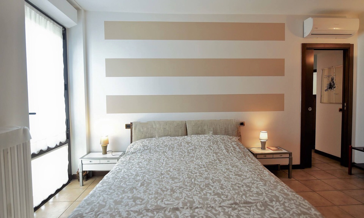 Greco Apartment | Artist's Garden Stylish flat with roof garden anf free garage