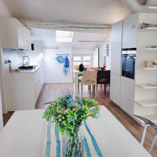 Lovere Old Town Apartment | Attico sul lago Mountain Lake Iseo Hospitality