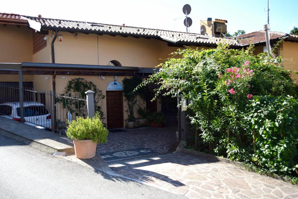 Albate Bed & Breakfast | B&B "al Pesce Vela"