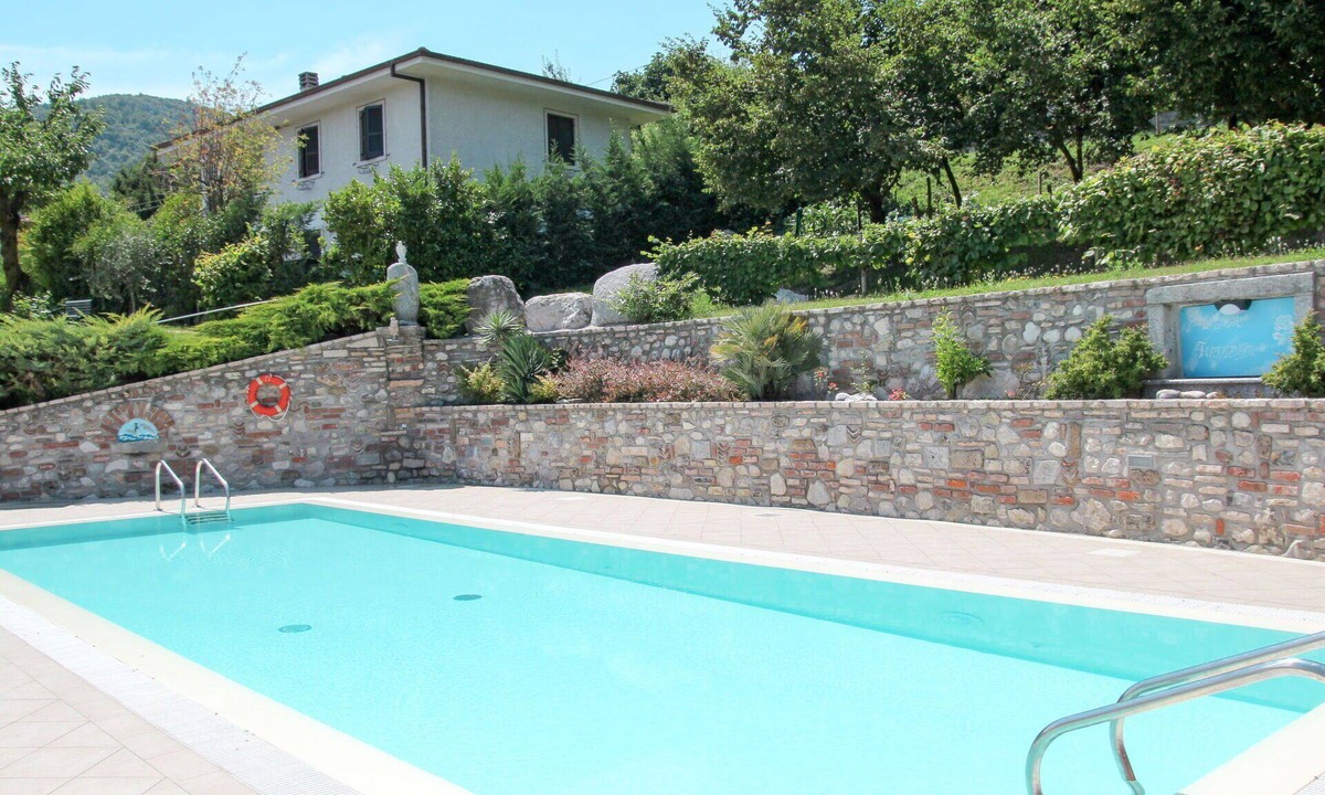 Voiandes Apartment | Beautiful apartment for 4 guests with WIFI, pool, TV, patio and pets allowed