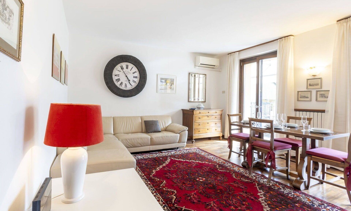 Chiavenna Apartment | Beautiful apartment for 4 guests with WIFI, A/C, TV, balcony, pets allowed and parking