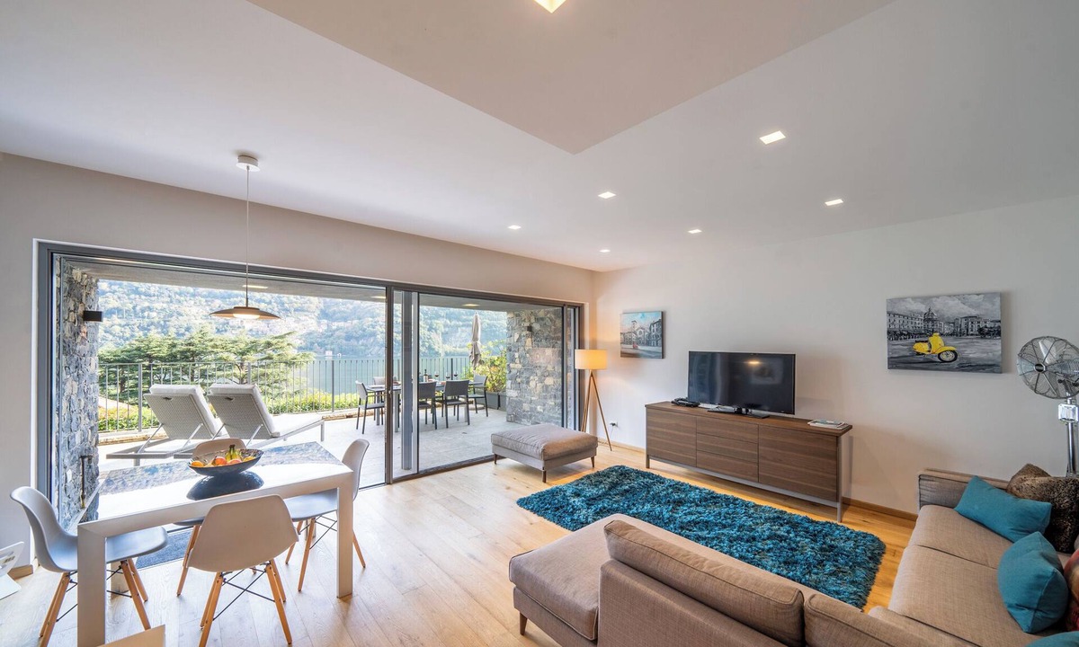 Laglio Apartment | BELLAVISTA LAGLIO LAGOON B by Italian Apartments