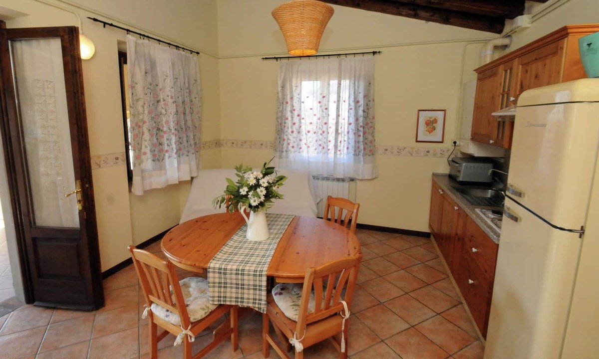 Monticelli Brusati Apartment | Belvilla by OYO Borgo Franciacorta 3
