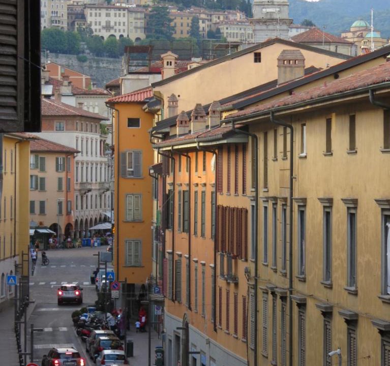 Borgo San Leonardo House | BERGAMO CENTER NICE ROOM
